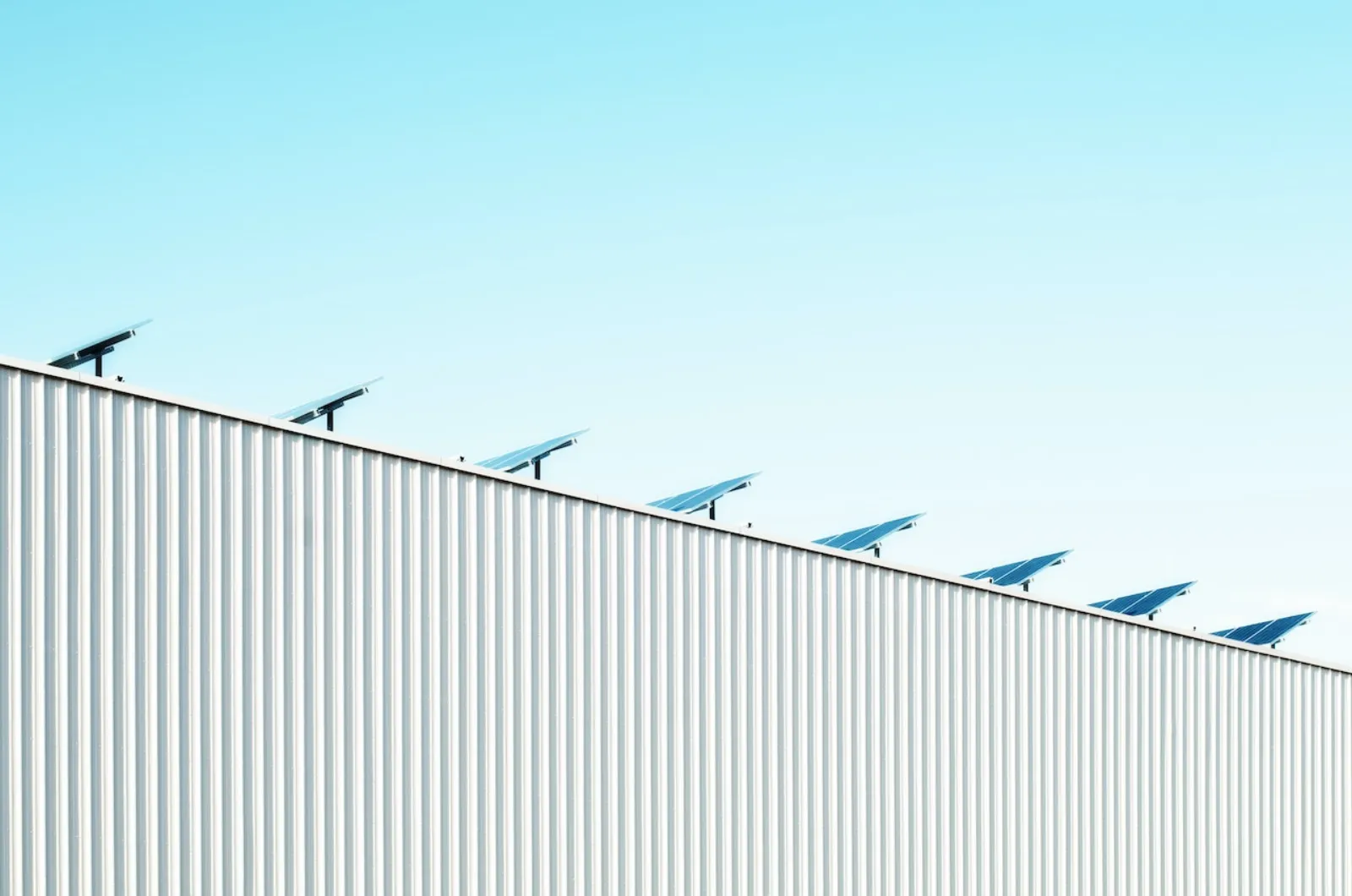 Photovoltaik auf Gewerbehallen